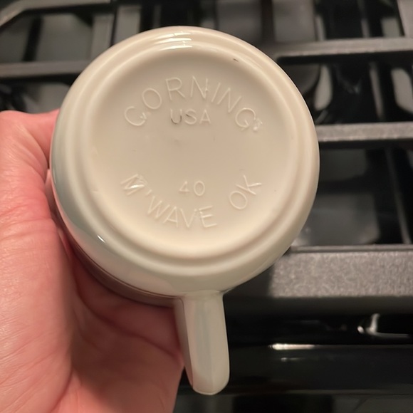 Vintage farm fresh homemade Corningware mugs. Set of 2 EUC!! - Picture 3 of 6